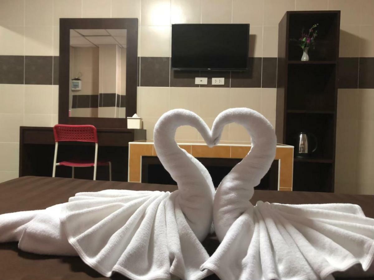 D5 Hotel สาขา มาบโป่ง Chonburi Exterior foto